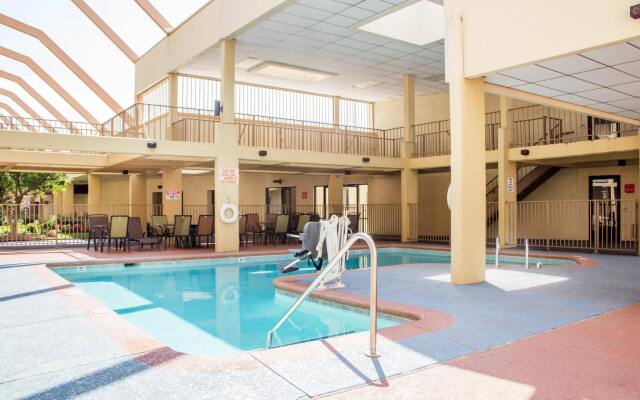 Econo Lodge Broken Arrow - Tulsa