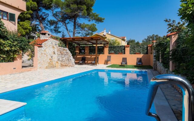 Awesome Home in Jadrija With Wifi and 2 Bedrooms