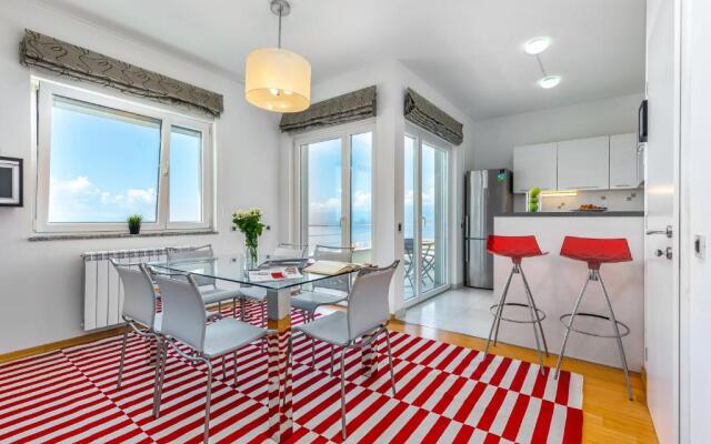 Apartment Bok