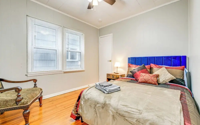 6 Mi to Dtwn Attractions: Buffalo Apartment!