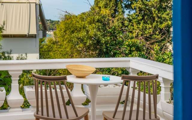 Breeze One Bedroom Apartment by BluPine