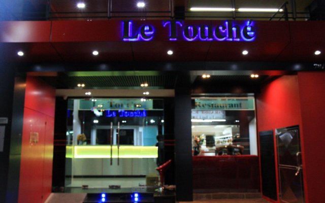 Le Touché Hotel