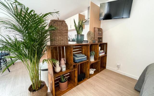 Tiny Seashell - Beach house by Fre