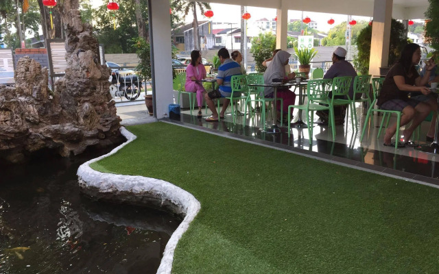 Apple 1 Hotel Gurney