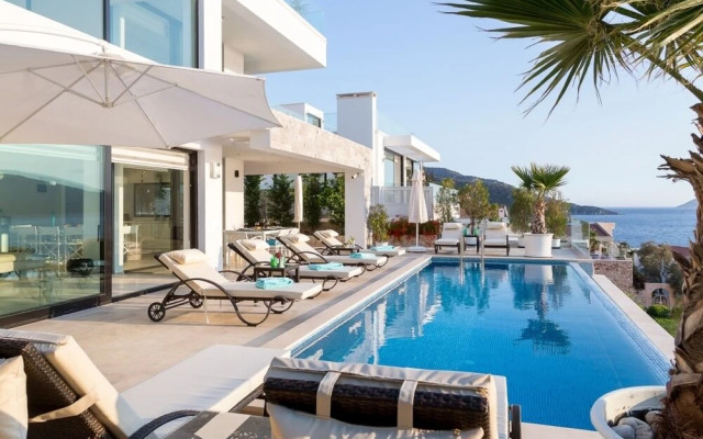 Villa Afsana by Akdenizvillam