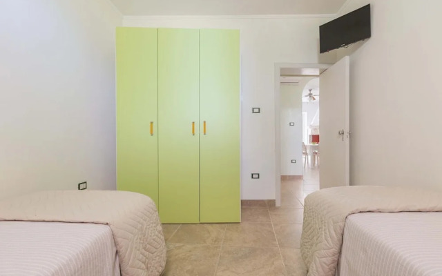 3229 Trullo Mimosa by Perle di Puglia