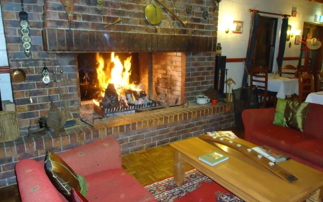 Copper Country Motor Inn & Restaurant