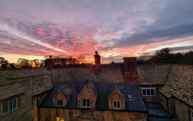 Weston Manor Hotel