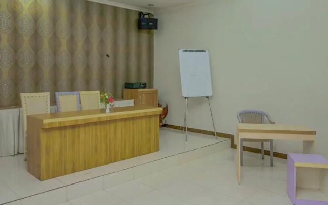 Hotel O Bogor near Kebun Raya Bogor formerly Guest House Saputra – Lobby – Bogor