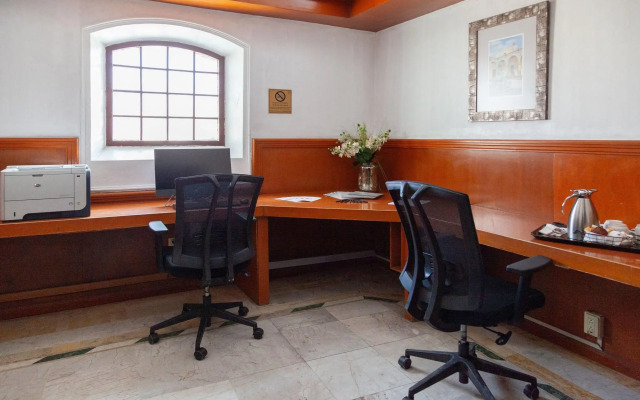 Plaza Camelinas Hotel