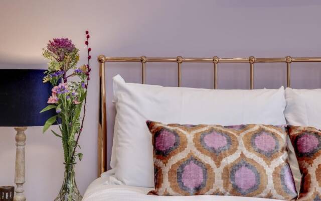 The Lexham Gardens Escape - Central 2BDR with Balcony