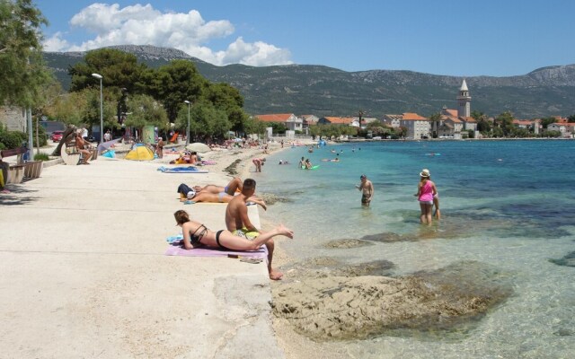 Apartment Vlado next to the beach