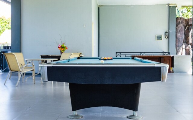 Sea Residence Manado by RedDoorz