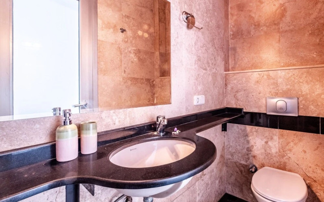 Authentic Flat With Excellent Location in Beyoglu