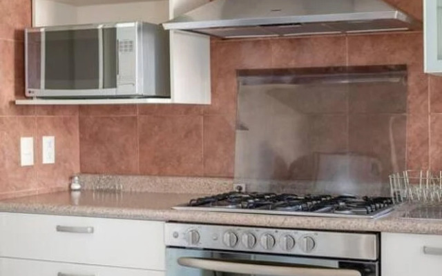 Bright Condo With Gym and Security 24 hrs