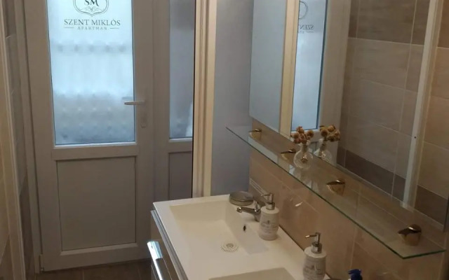 Szent Miklos Apartman
