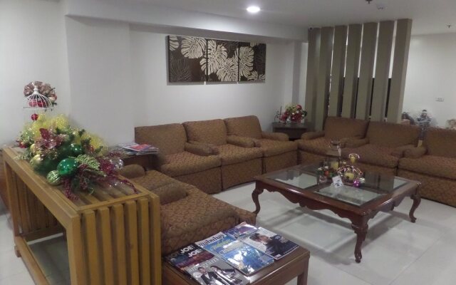 Royal Suites Condotel