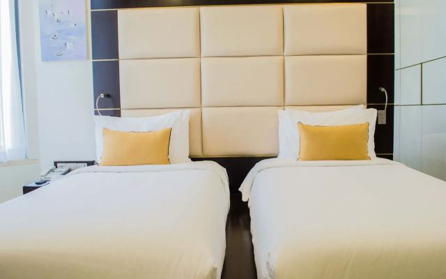 Holiday Beach Hotel Danang