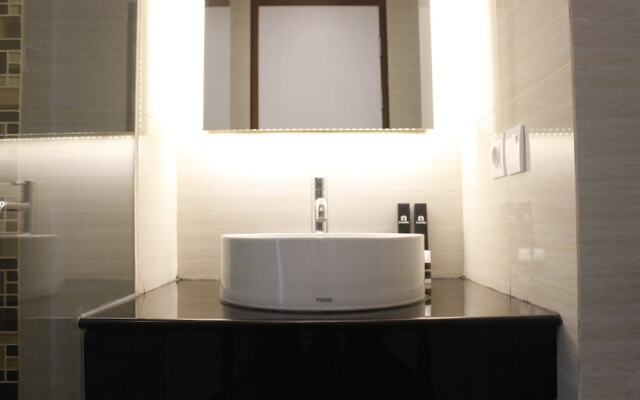 Modern Stylish Studio Plus at Greko Apartment Bandung