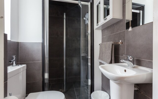 Shirley House Self Catering Guest House, 5 min Drive to Cruise Ship Terminals and City Centre