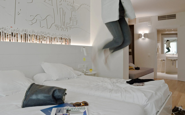 Pol & Grace Hotel