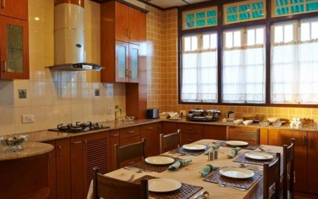 Cafe Shillong Bed and Breakfast