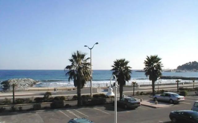 2 Piéces Clim Face a la plage vue Mer