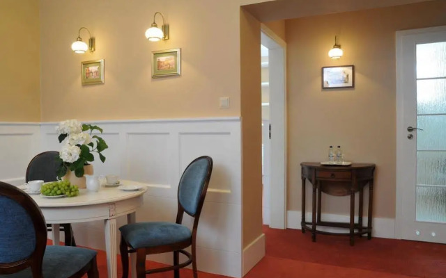 American House Hennela