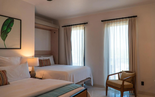 Flamboyan Hotel & Residences