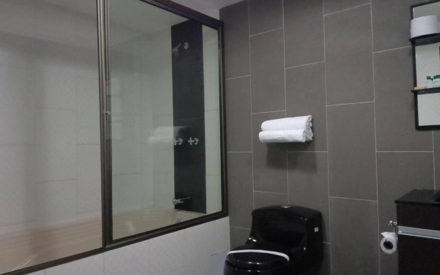Hotel Calasanz Real