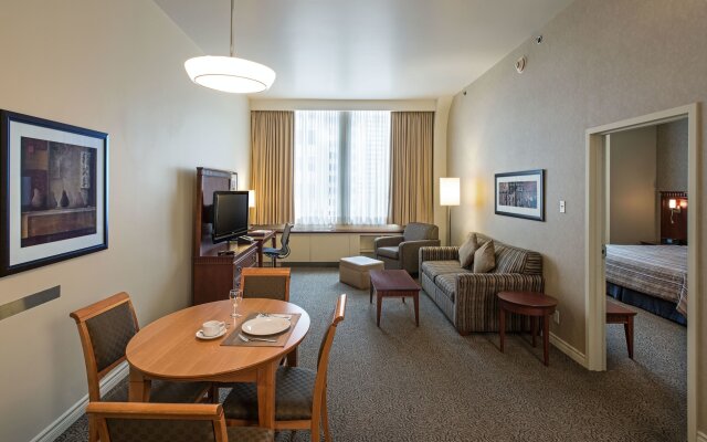 Le Square Phillips Hotel And Suites