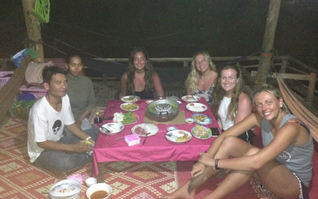 Family Batcave Homestay - Hostel