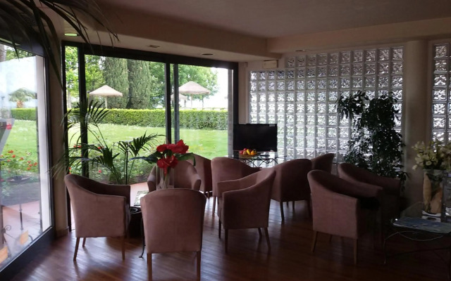 Yachting Hotel Mistral