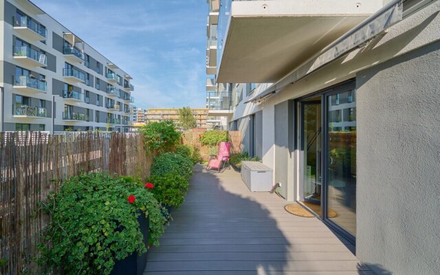 Poznan Apartment With Garden by Renters