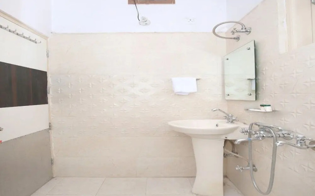 Hotel Riyasat By OYO Rooms