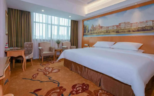 Vienna Hotel (Huizhou Qiuchang Yingbin Road)