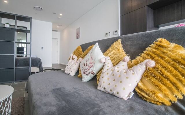 Home With Convenient Location! Close to Train&cbd