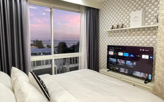 The Blu X Bangsaen Miracle Seaview(Top floor)