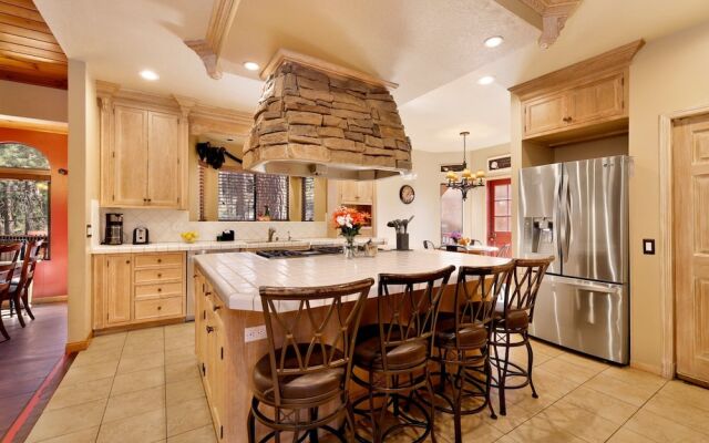 Four Happy Bears Estate #1277