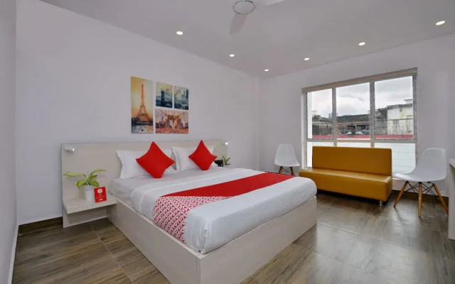 OYO Townhouse 539 Transit Express