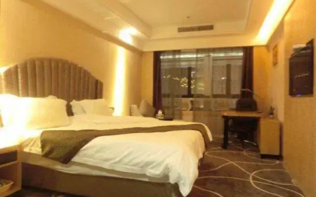 LIKE MUCH Hotel (lianjiang Wanjia City Plaza store)