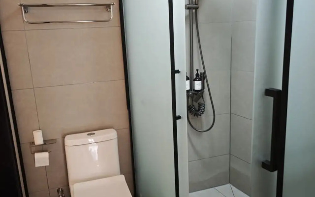 Tiger Leaping Half Way Guest House