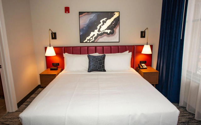 BLU-Tique, Akron, a Tribute Portfolio Hotel