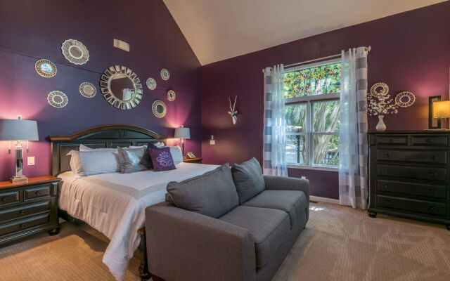 Eight Gables Inn