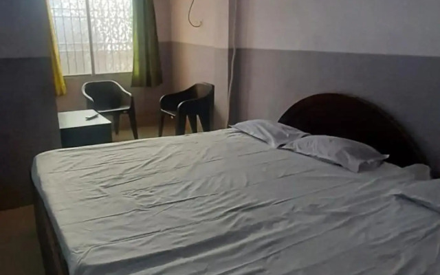 SPOT ON 87876 Gajadhar Rest House