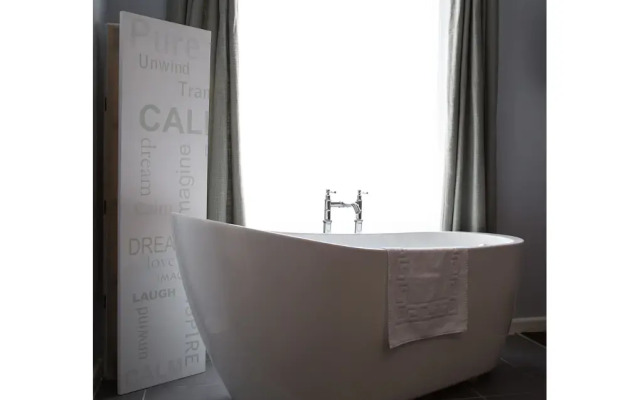 The Oakhouse Hotel