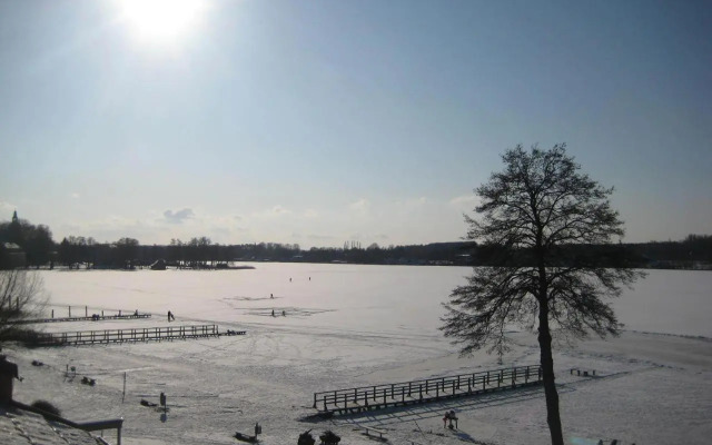 Strandhotel & Restaurant Mirow
