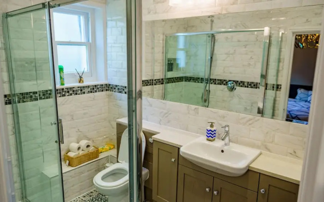 Stylish One Bedroom Flat in Kensingston, London