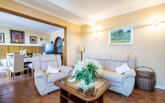 Stunning Home in Trsteno With Wifi and 2 Bedrooms