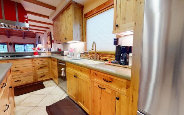 Val DIsere 9 Spacious and Walk to The Village, Washer Dryer, Gas Grill, Master Suites and More by RedAwning